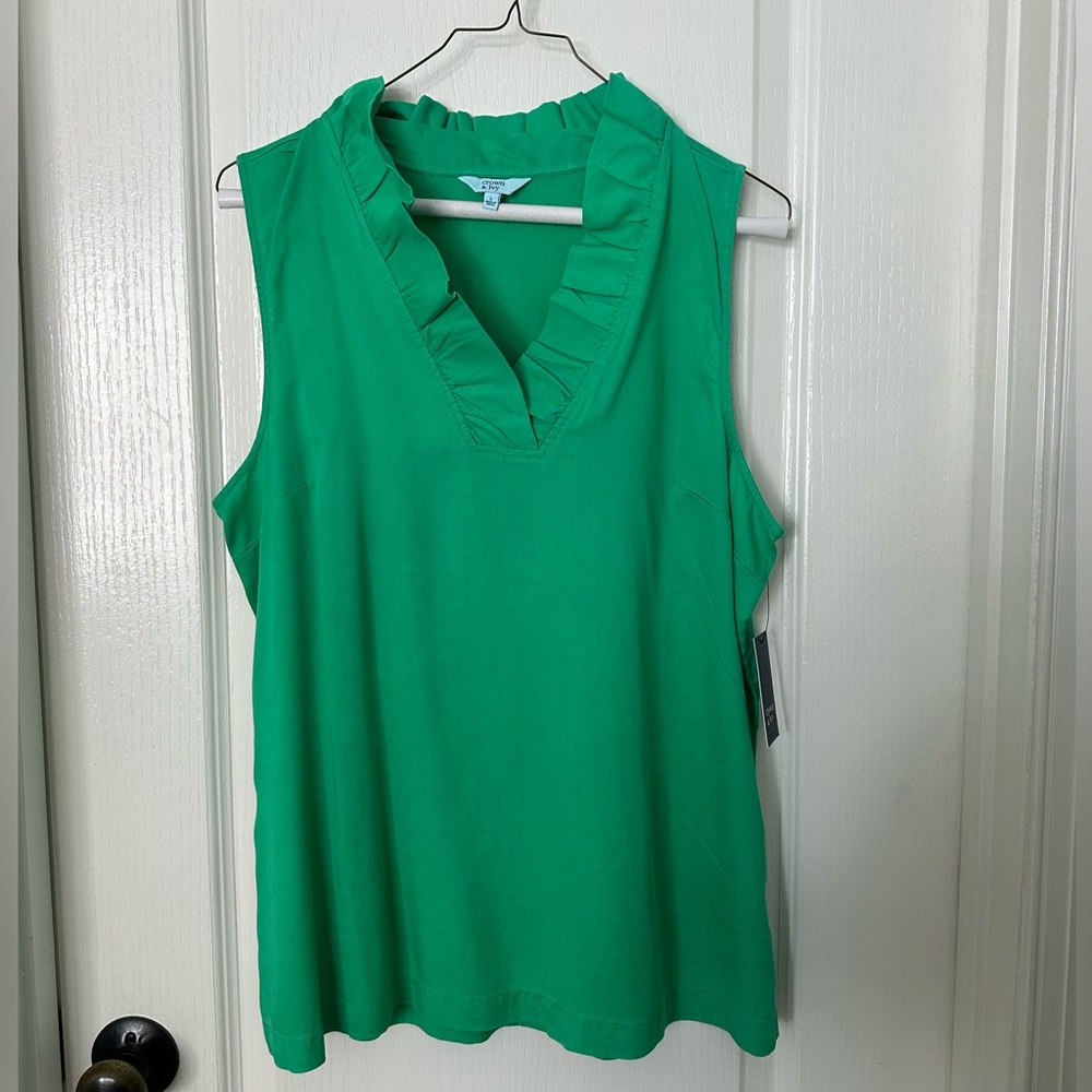 NWT large green Crown & Ivy sleeveless top